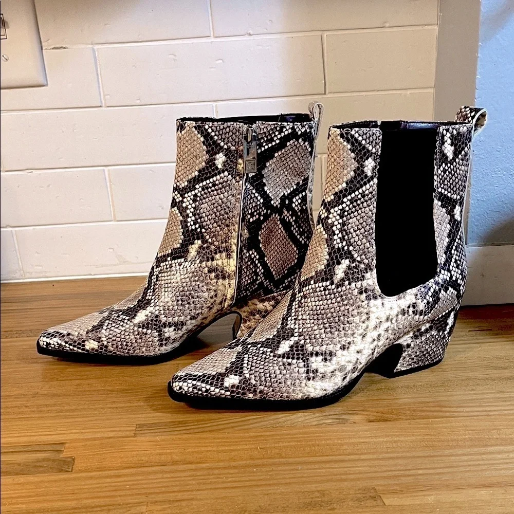 Franco Sarto Women's Vianca Snakeskin Ankle Boot Size 7 M NWOB